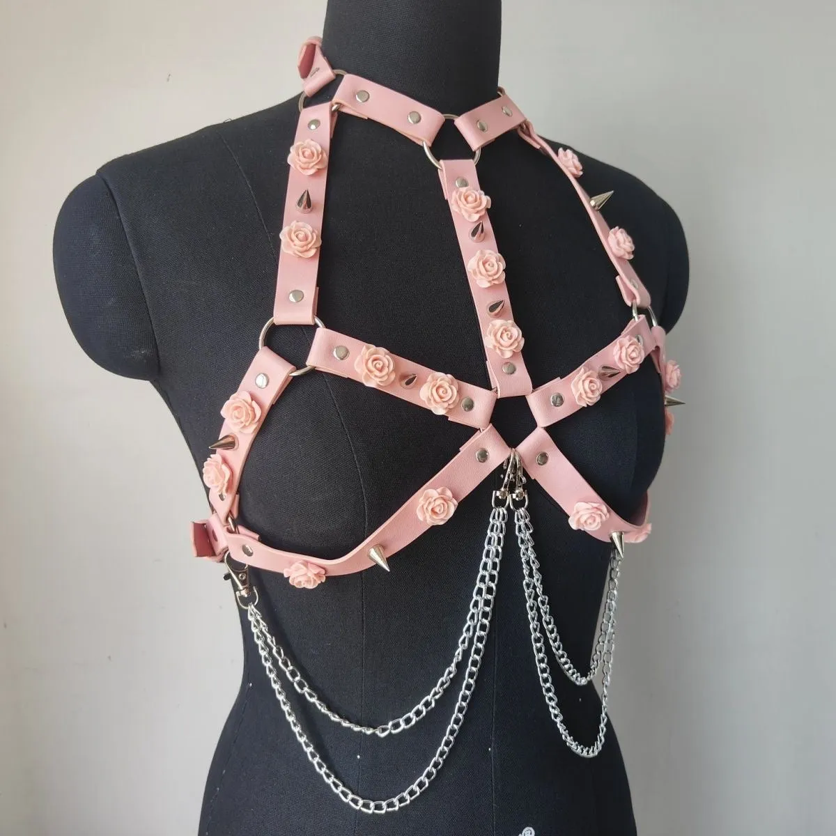 Fashionable and sexy high quality leather flower chain