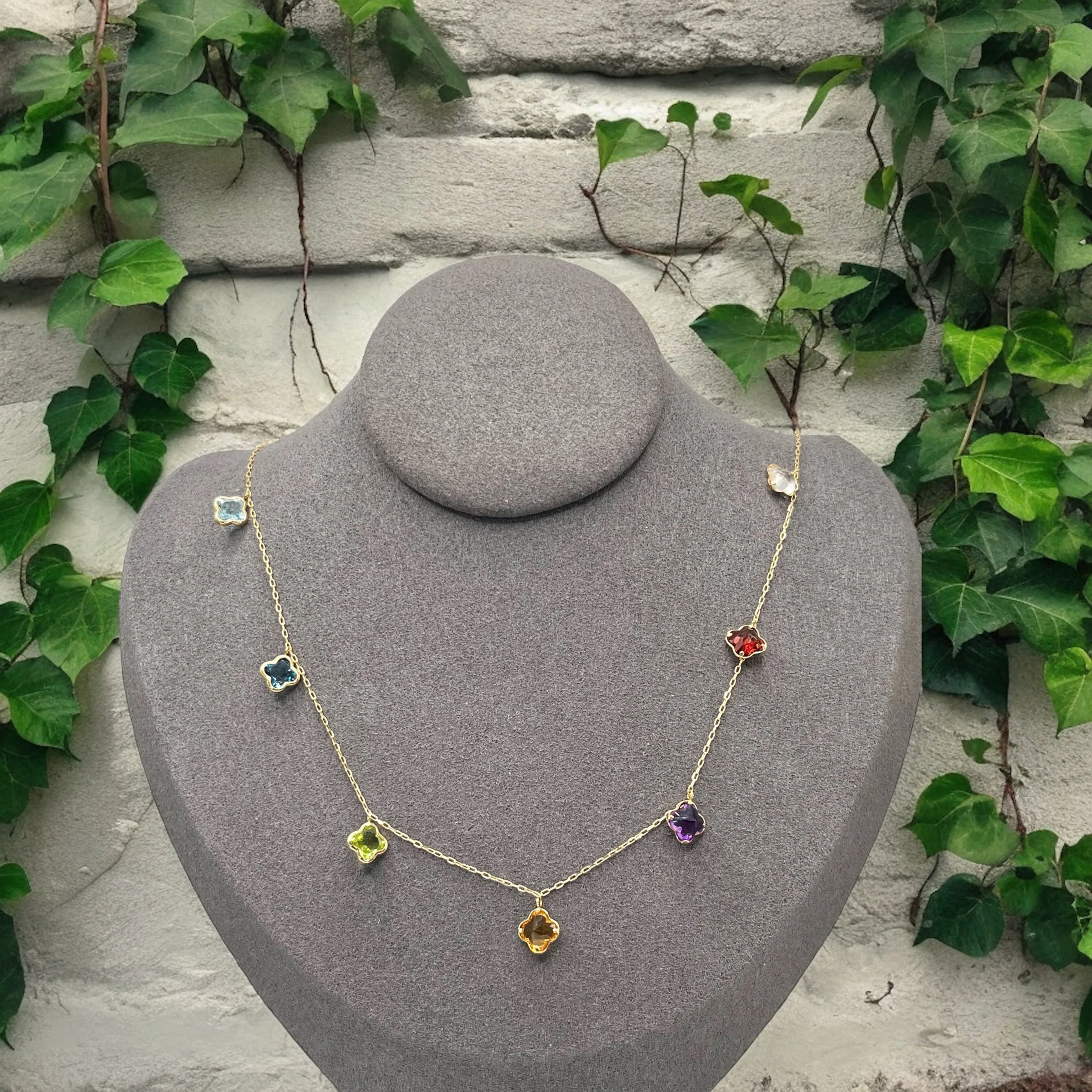 MULTI COLOR STONES IN JAPAN SETTINGS NECKLACE