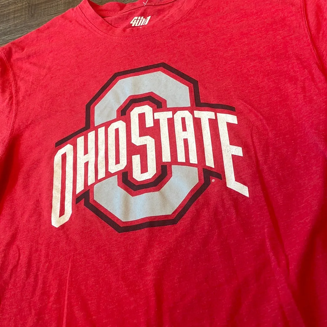 NCAA 4th and 1 NWT Ohio State Buckeyes Short Sleeve Shirt adult size Medium